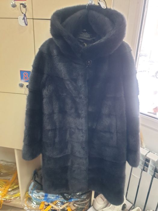 Продам шубу с капишонам  трансформер
