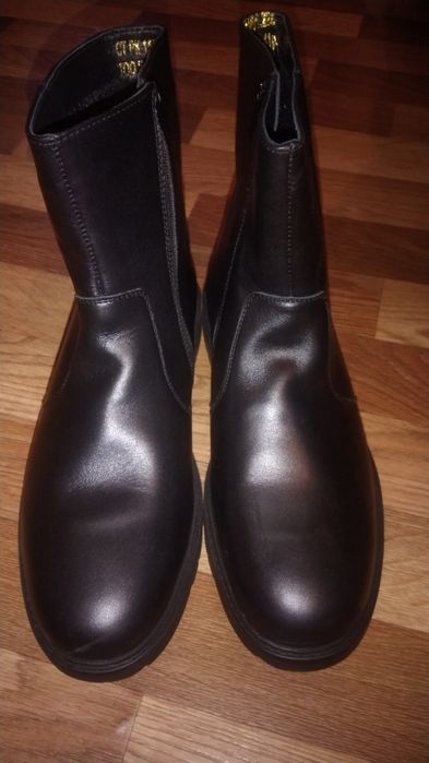 Продам сапожка новый за 15000 тенге.  41 размер