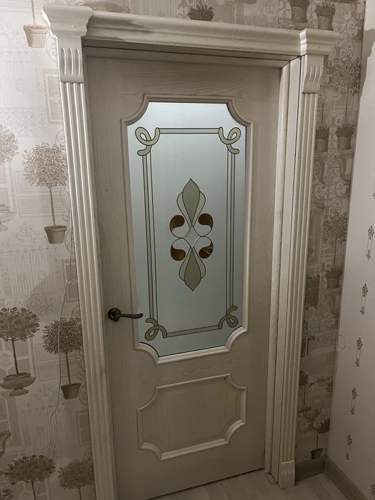 Продаем двери, шкаф