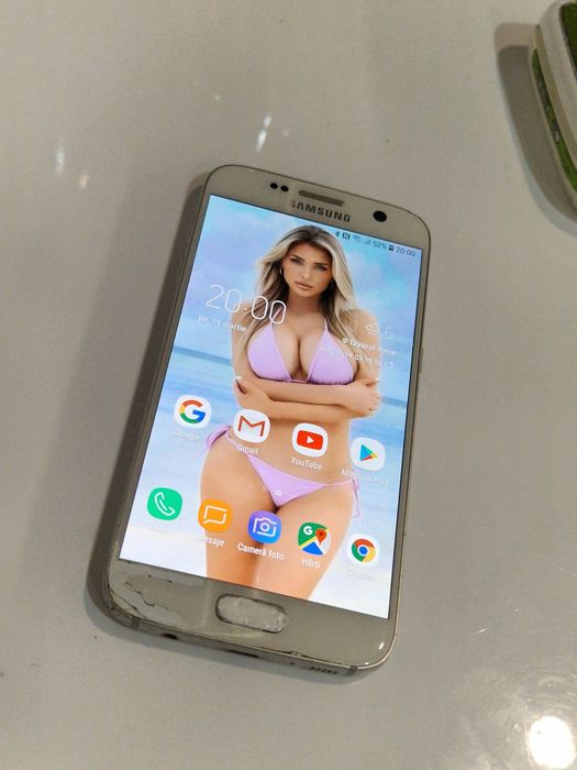 Telefon Samsung S7 cu spatele fisurat