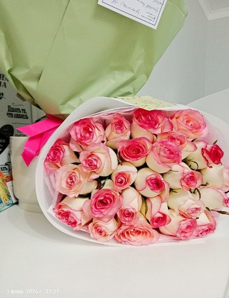 Продам свежие цветы 25 роз
