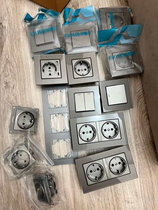 Продам розетки по штучно 2500 или все за 2000