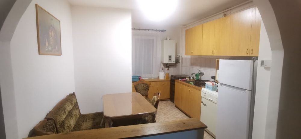 De închiriat apartament cu 4 camere, pentru studenți