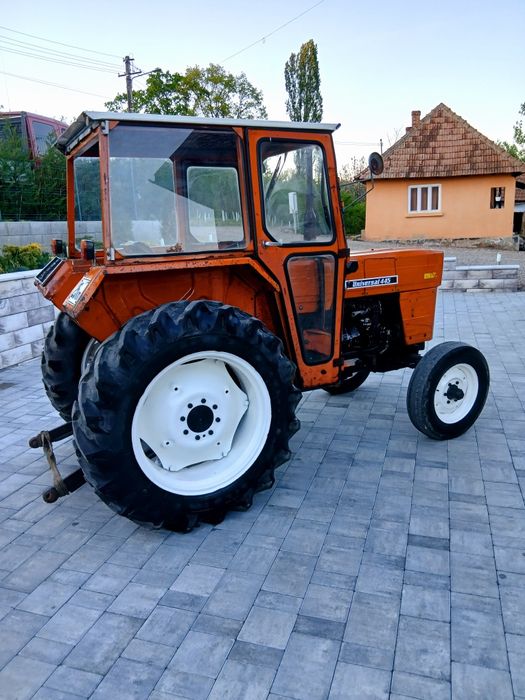 Tractor  utb 445