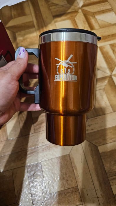 Продам кружку для автомобиля с подогревом. Греется от прикуривателя