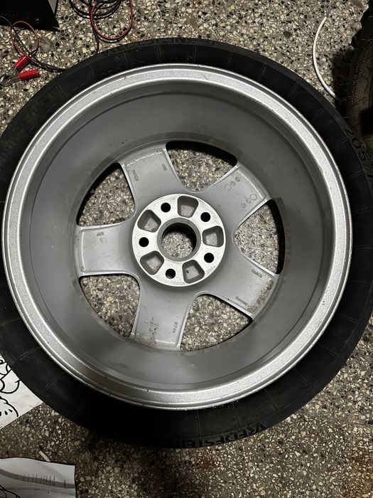 Бандажна сгъваема резервна джанта с гума.