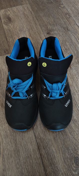 Продам спецобувь UVEX
