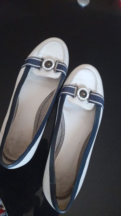 Balerini din piele de la Tommy Hilfinger