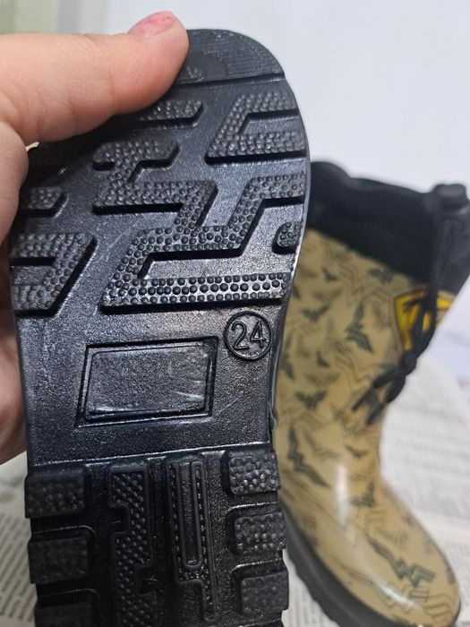 Продам детские резиновые сапоги