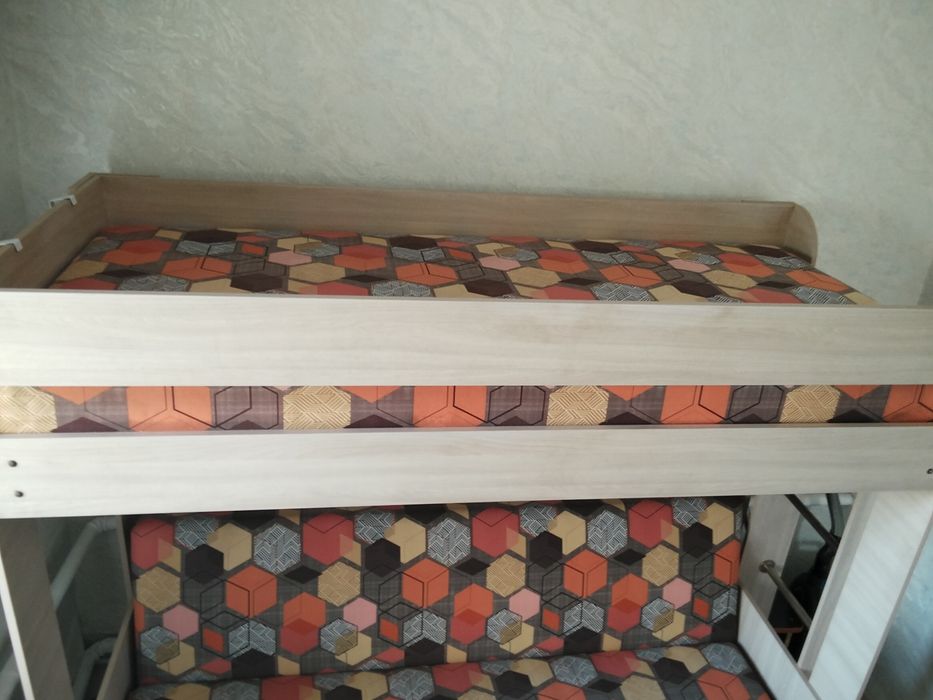 Продам 2 х ярусную диван-кровать