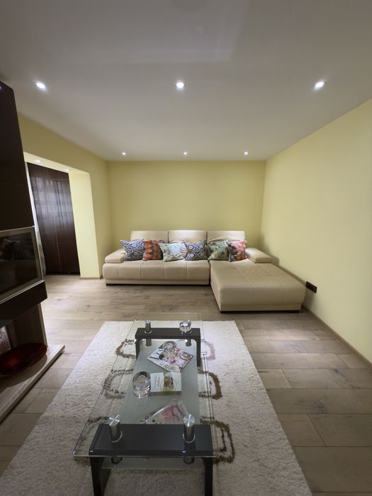 Inchiriez apartament 3 camere