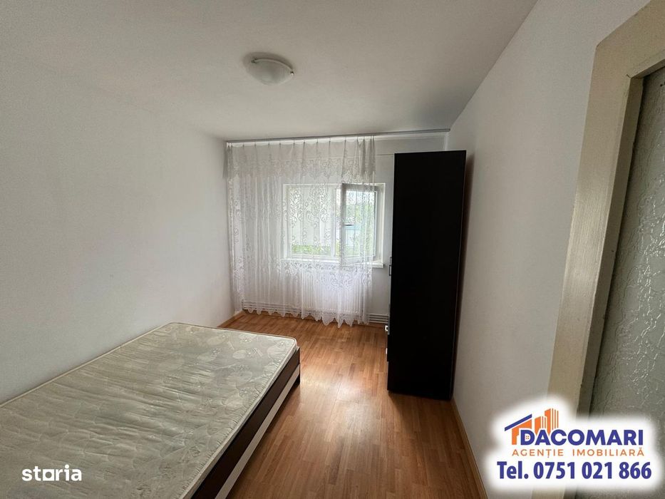Apartament spațios 3 camere, 72 mp total, Casa Roșie.