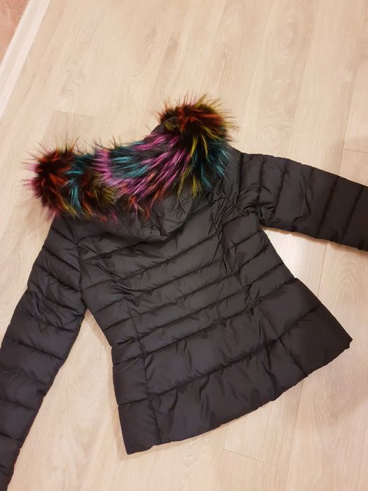 Яке с цветна качулка