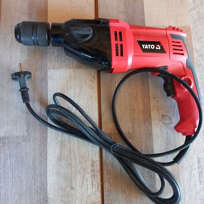 Vând bormasina cu percutie