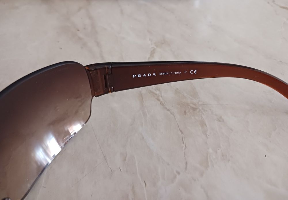 Слънчеви очила Prada
