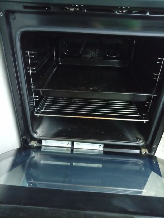 Aragaz cu cuptor electric Beko