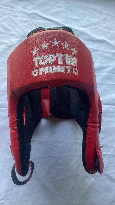 Шлем для карате и единоборств