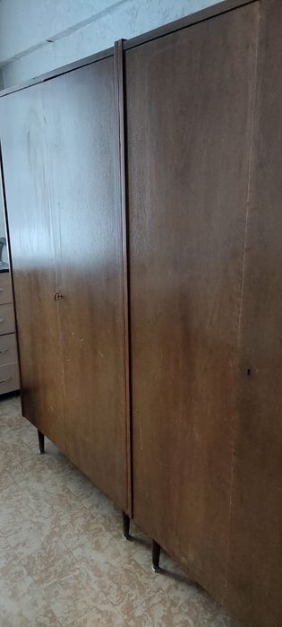 Кровать, шкаф, стол