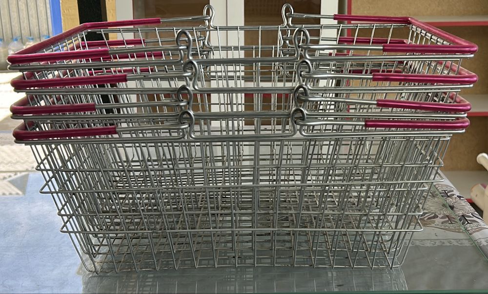 Продам мебель для магазина.
