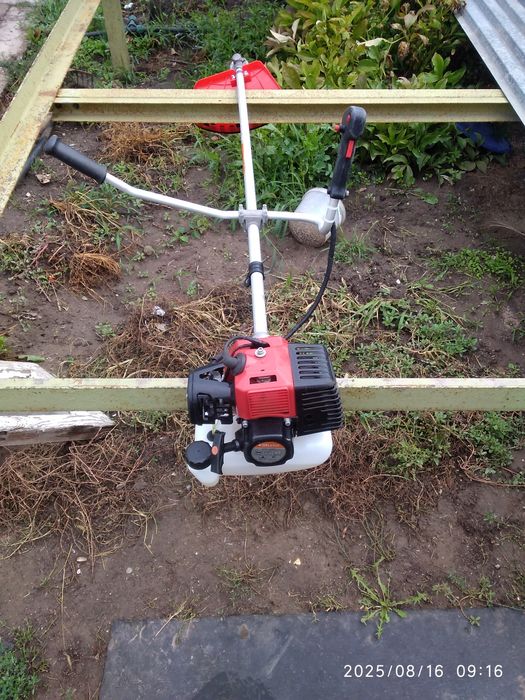 Продам триммер.      .