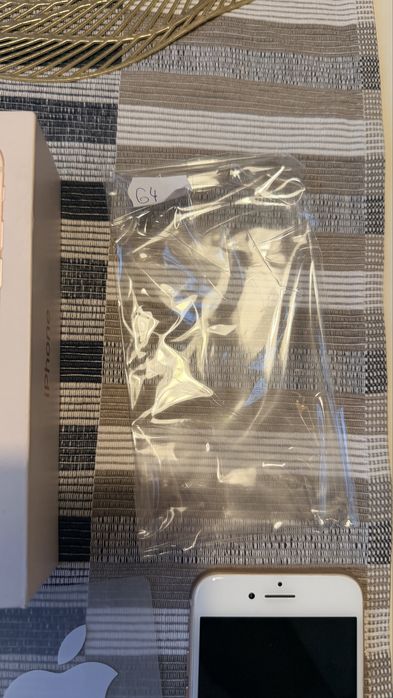 Iphone 8 64 GB gold перфектен full