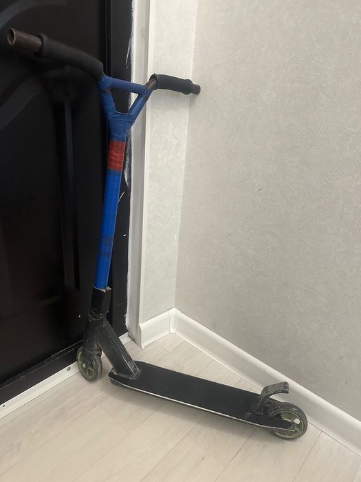 Самокат Черный трюковой