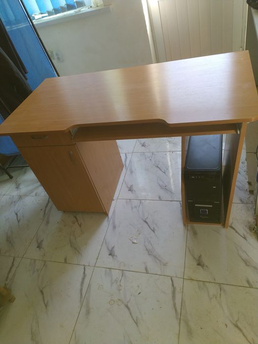 Кампютерный стол
