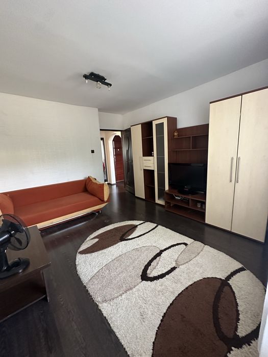 Garsonieră modernă de închiriat – zonă liniștită, mobilată și utilată