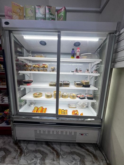 Витринный холодильник