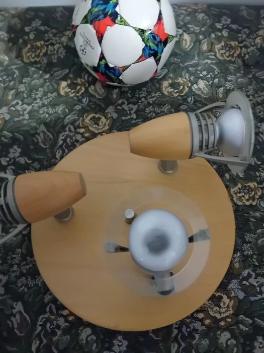 Plafoniera cu spoturi