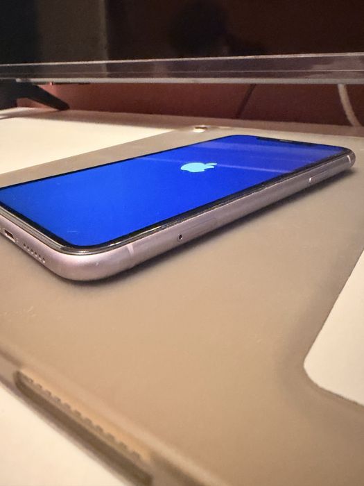 Iphone 11 64gb folosit dar in stare perfecta
