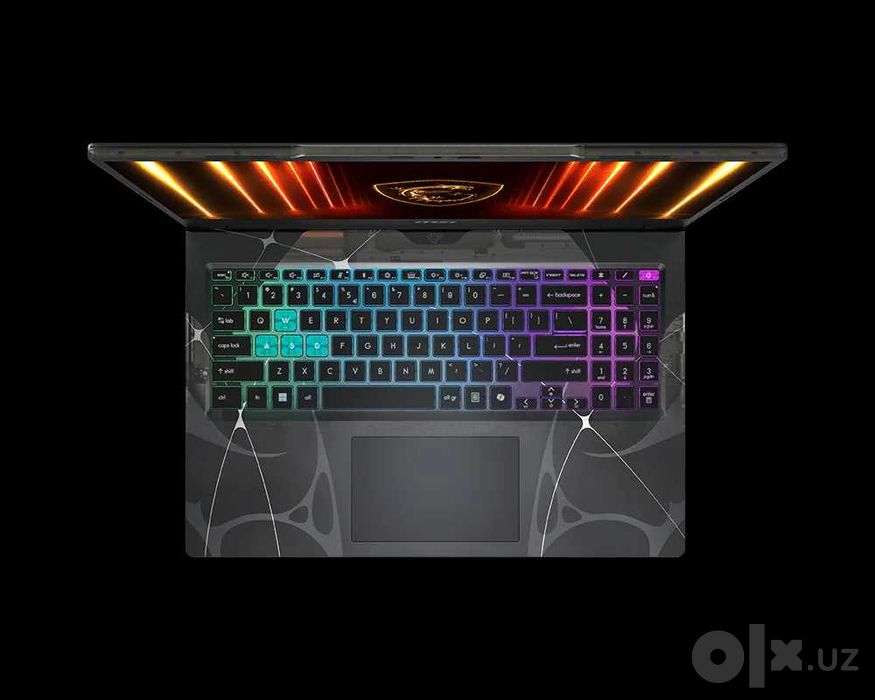 MSI Cyborg 15  15.6" 144Hz Intel Core 7-240H 32GB DDR5 2TB RTX 5060 8G