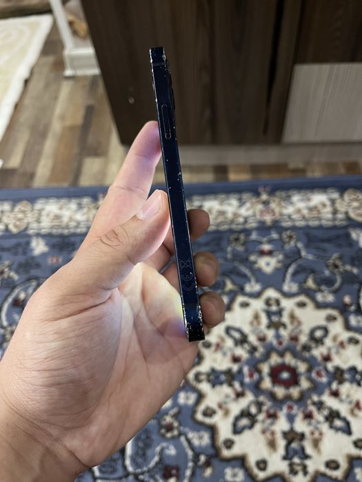 В продаже Айфон 12. 256Gb.