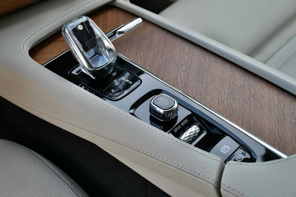 Volvo XC 90 B5 MHEV AWD 5 locuri Inscription 4x4