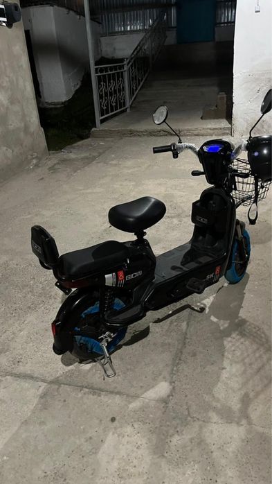 Скутер электрический(мапед)