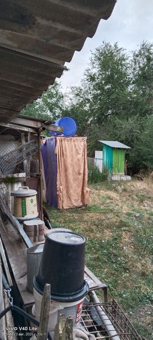 На продаже дом  плюс два участка