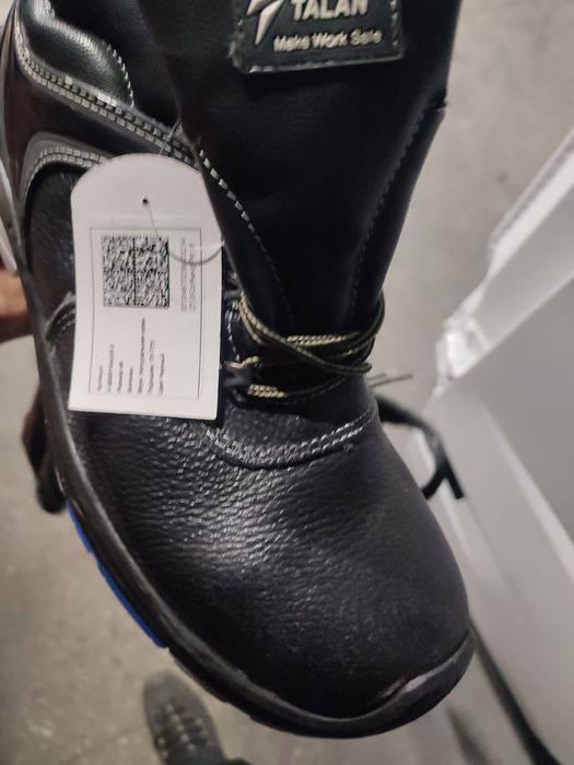 Рабочий новые ботинки размер 46