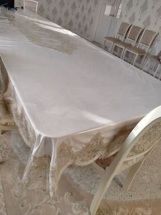 Продам  Стол  гостинную  со  стульями   18 шт