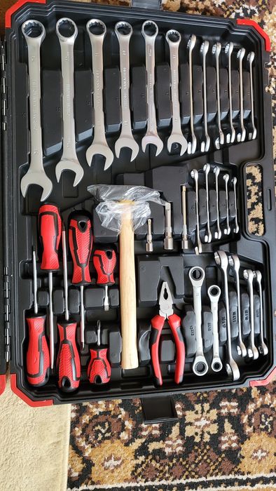 Набор ключей. 202 предмета. Качество отличное.