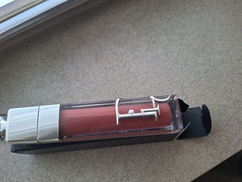 Нови червила и моливи