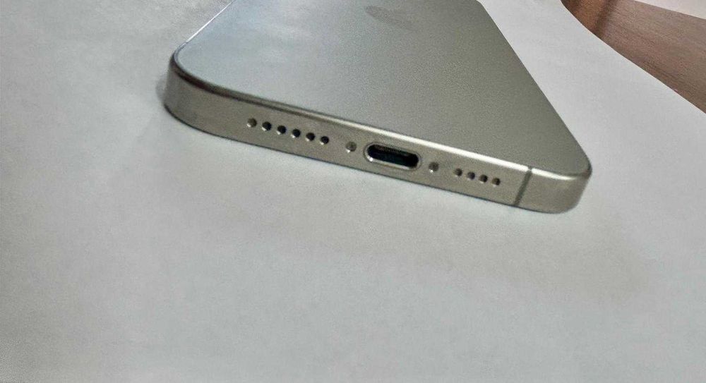 Iphone 15 promax 256 gb Azi Curier 5 lei titanium natural