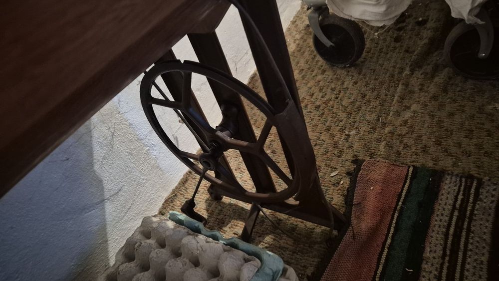 Шевна машина Veritas с масичка