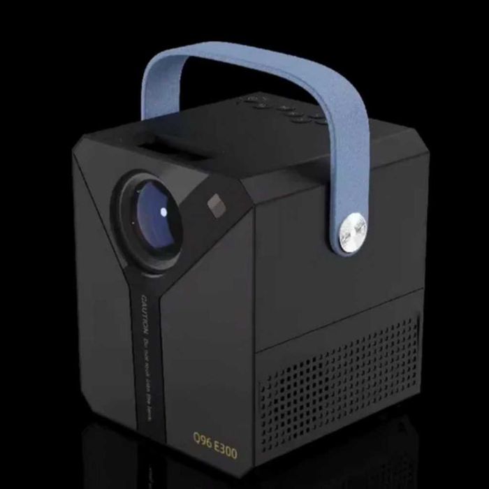 Smart Projector Q96 E300 – твоето лично кино във всеки дом