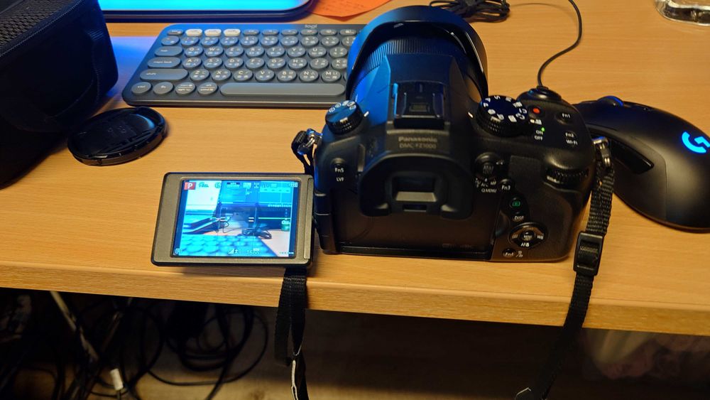 Камера Panasonic DMC-FZ1000