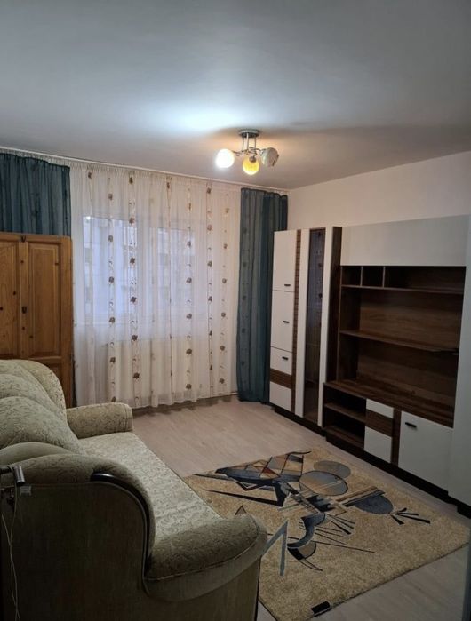 Închiriez garsonieră