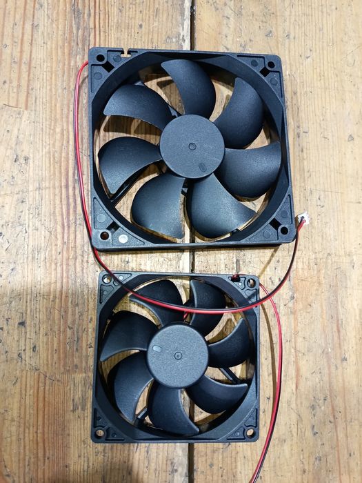 Вентилятор - куллер на 12 и 24 вольт.