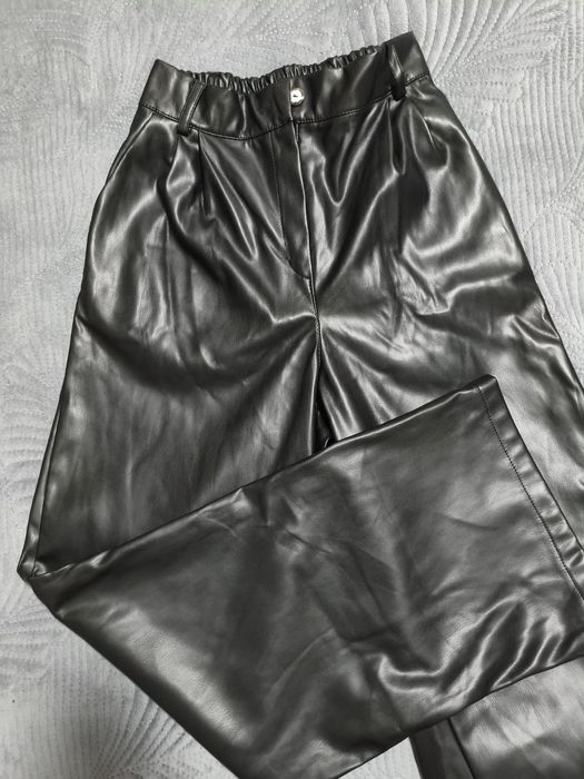 Продам женские джинсы