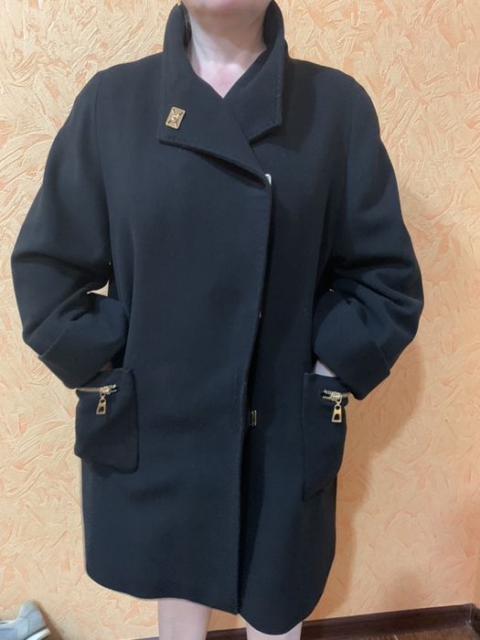 Продам верхнюю одежду