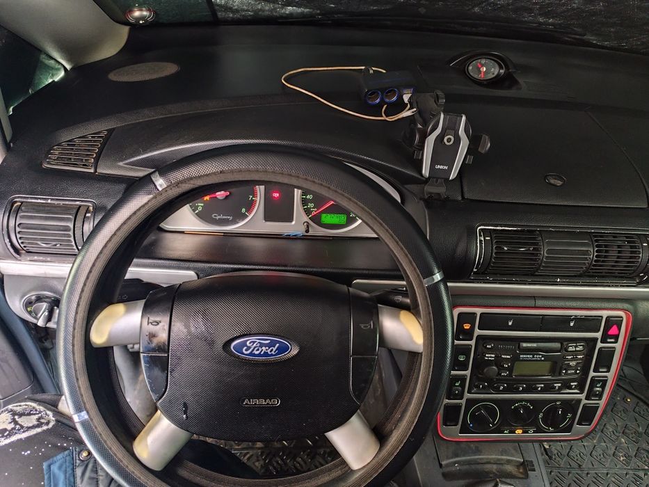 Ford Galaxy минивен 7 мест