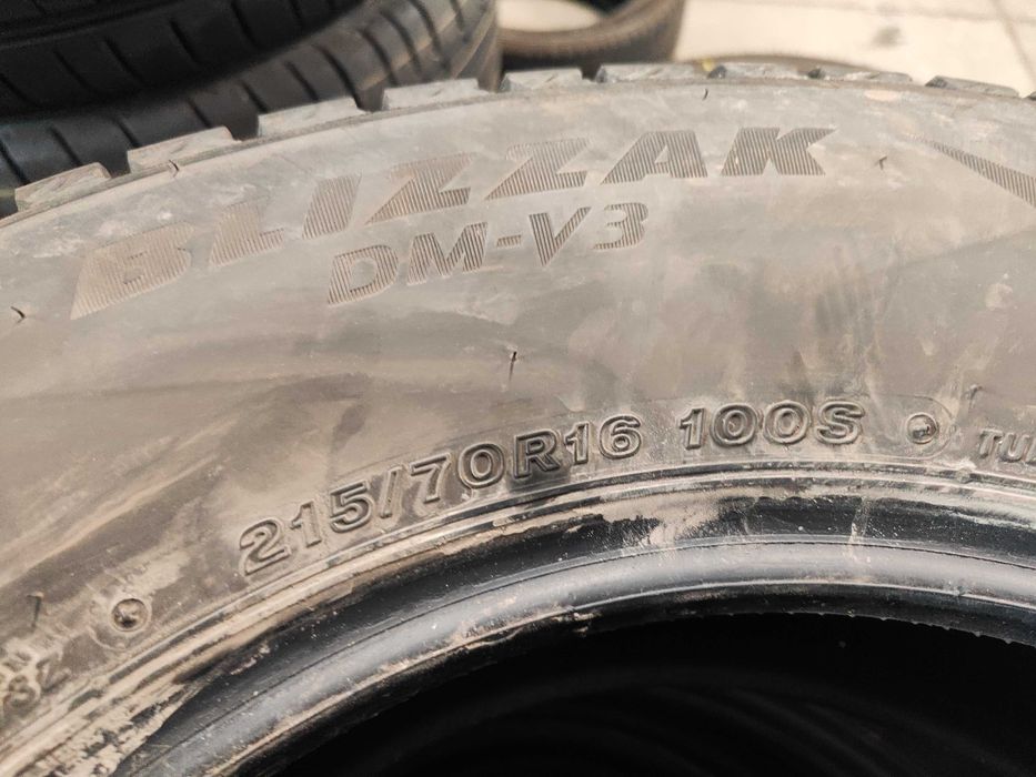 2бр.зимни гуми 215/70/16 Bridgestone